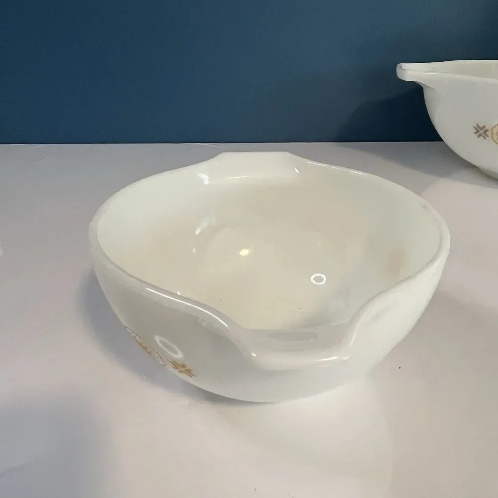 Vintage Pyrex Town & Country Cinderella Mixing Nesting Bowls #441 & 444 USA